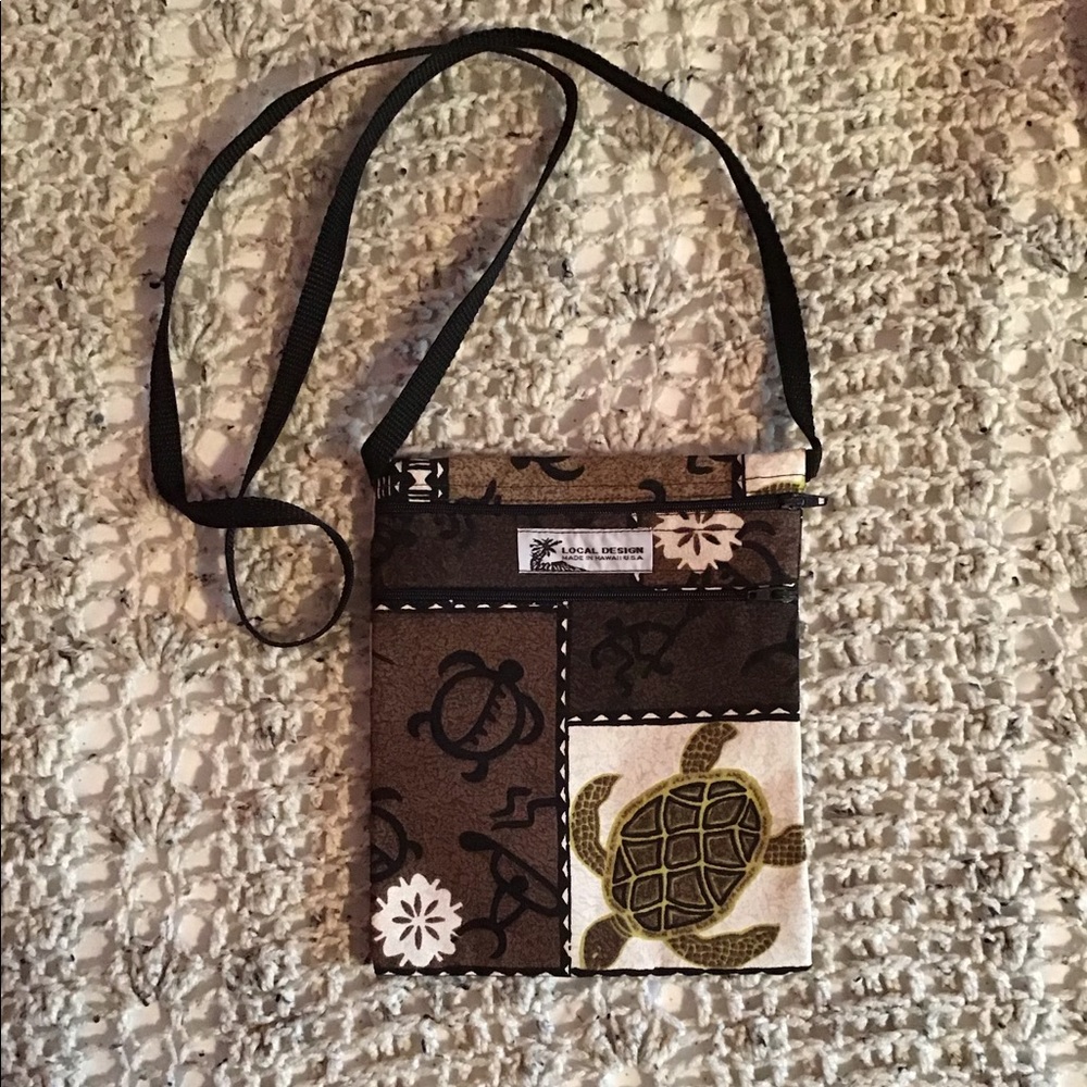 Turtle pattern shoulder bag